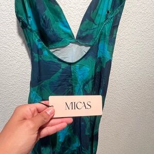 Midi Micas dress.